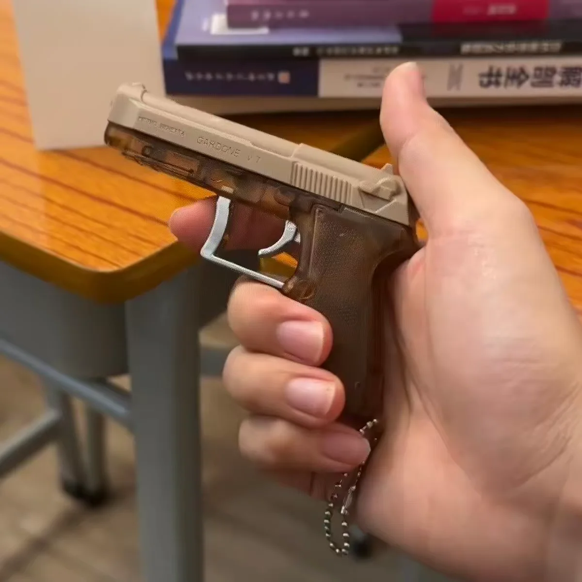 Shock Pen Prank Toy - سلسلة مفاتيح على شكل مسدس مزحة